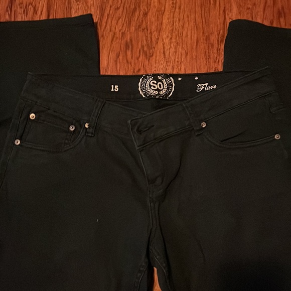 Juniors black pants. - Picture 2 of 6
